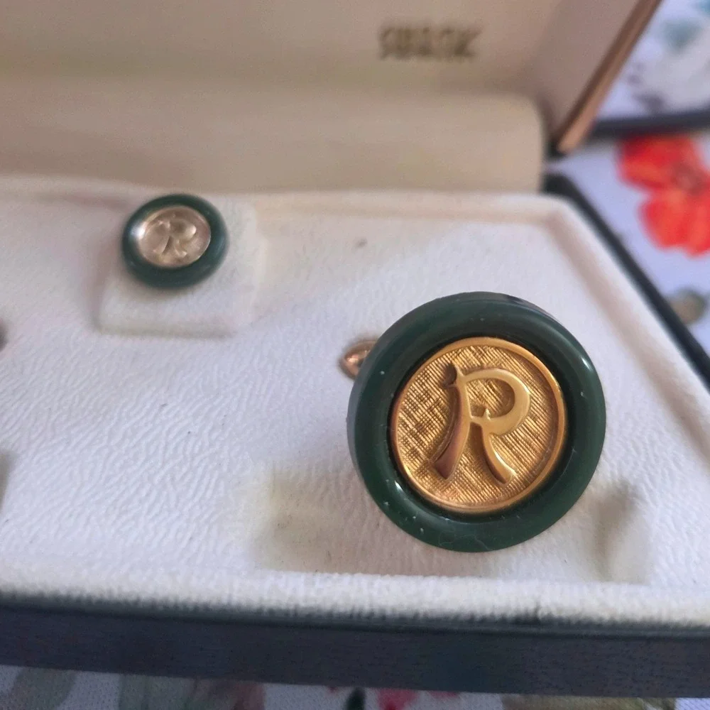 Swank Gold Tone R Initial Cufflinks Tie Tack Set Green Accent With Case